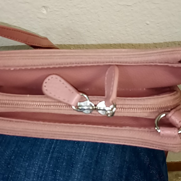 Giani Bernini Genuine Pebbled Pink Leather Triple Zip Crossbody Bag - Picture 4 of 12